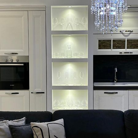 Tam Serviced 2Bdr Apartment City Center No6 Tirana Exterior photo