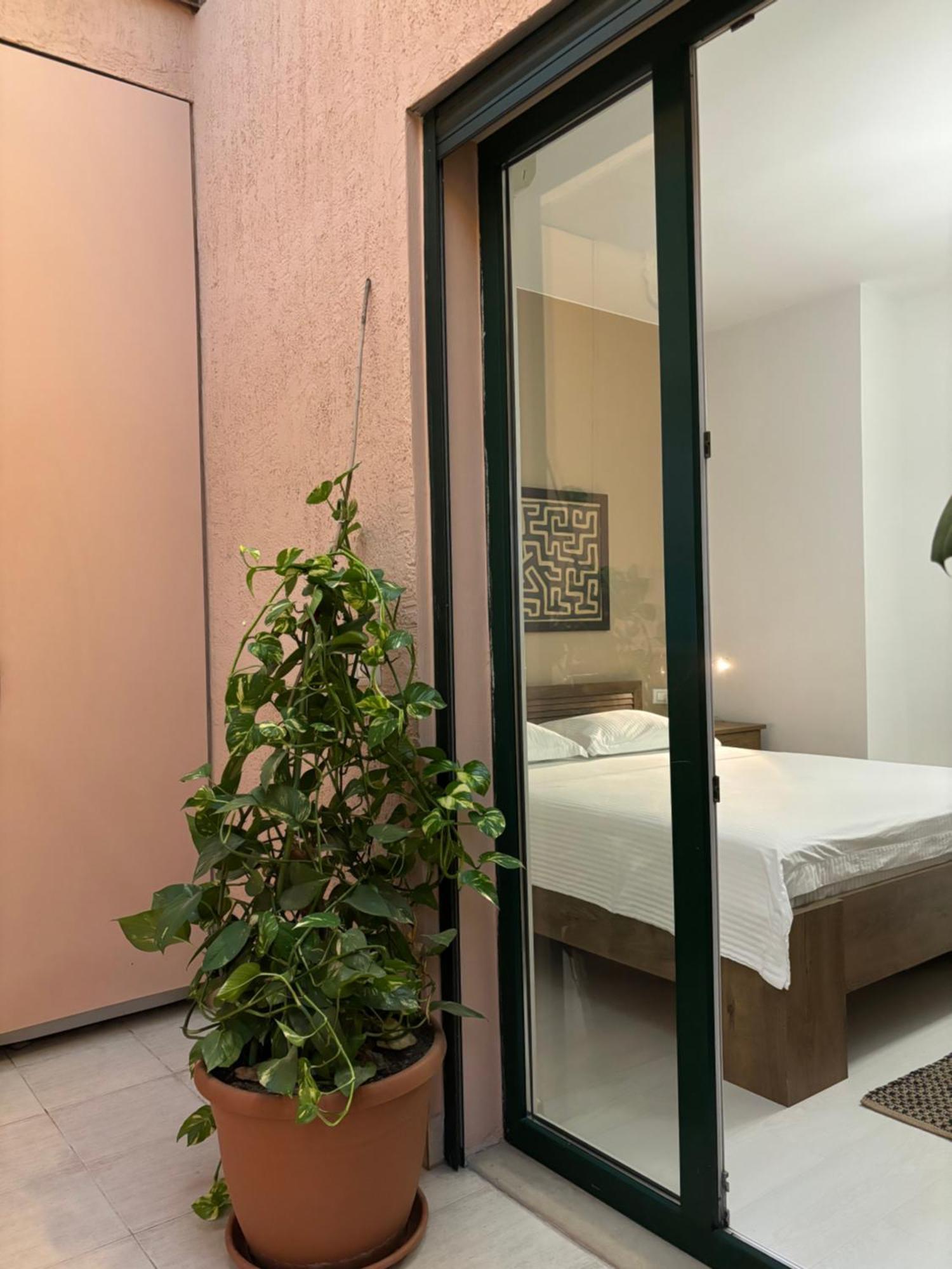 Tam Serviced 2Bdr Apartment City Center No6 Tirana Exterior photo