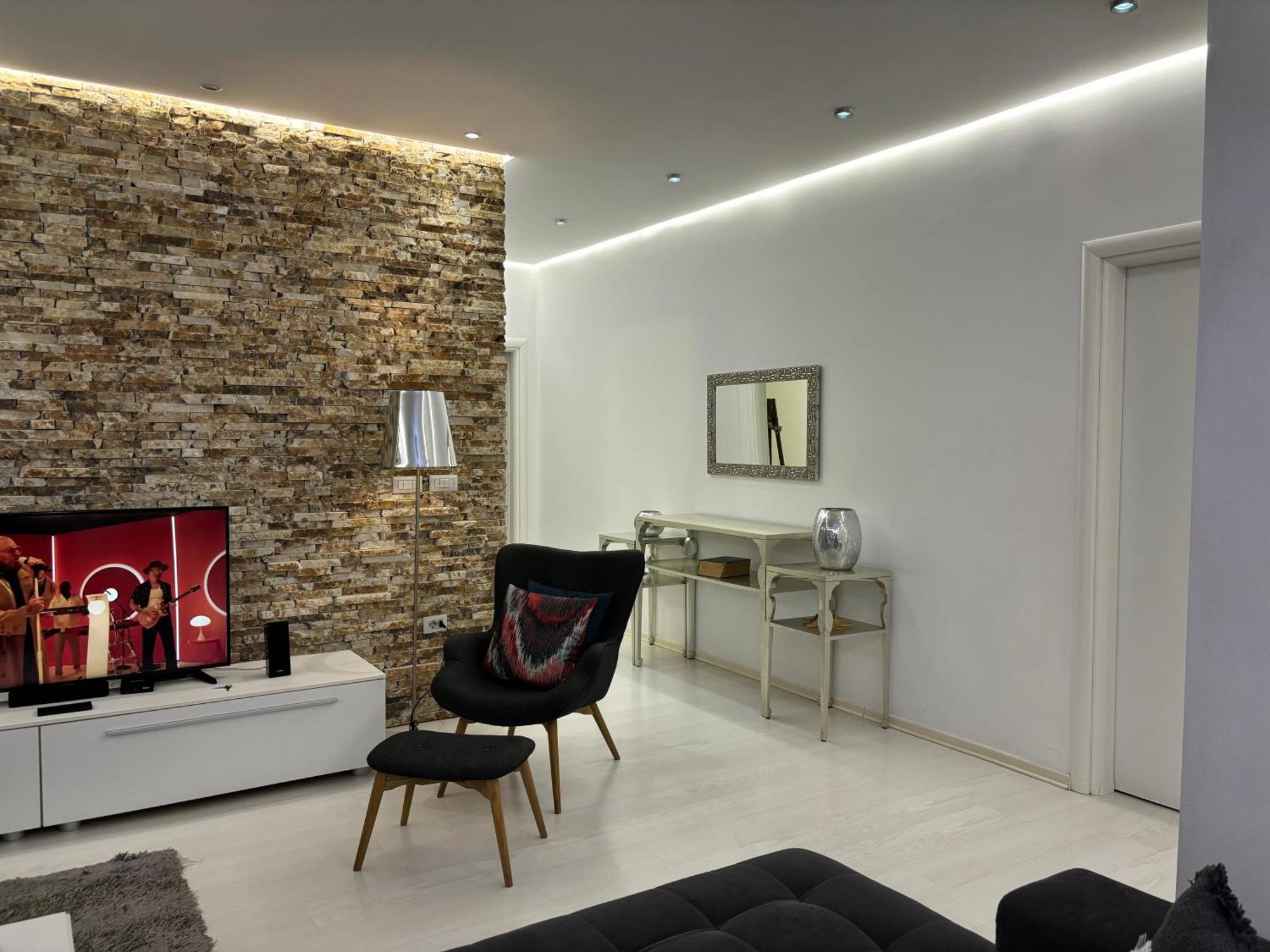 Tam Serviced 2Bdr Apartment City Center No6 Tirana Exterior photo