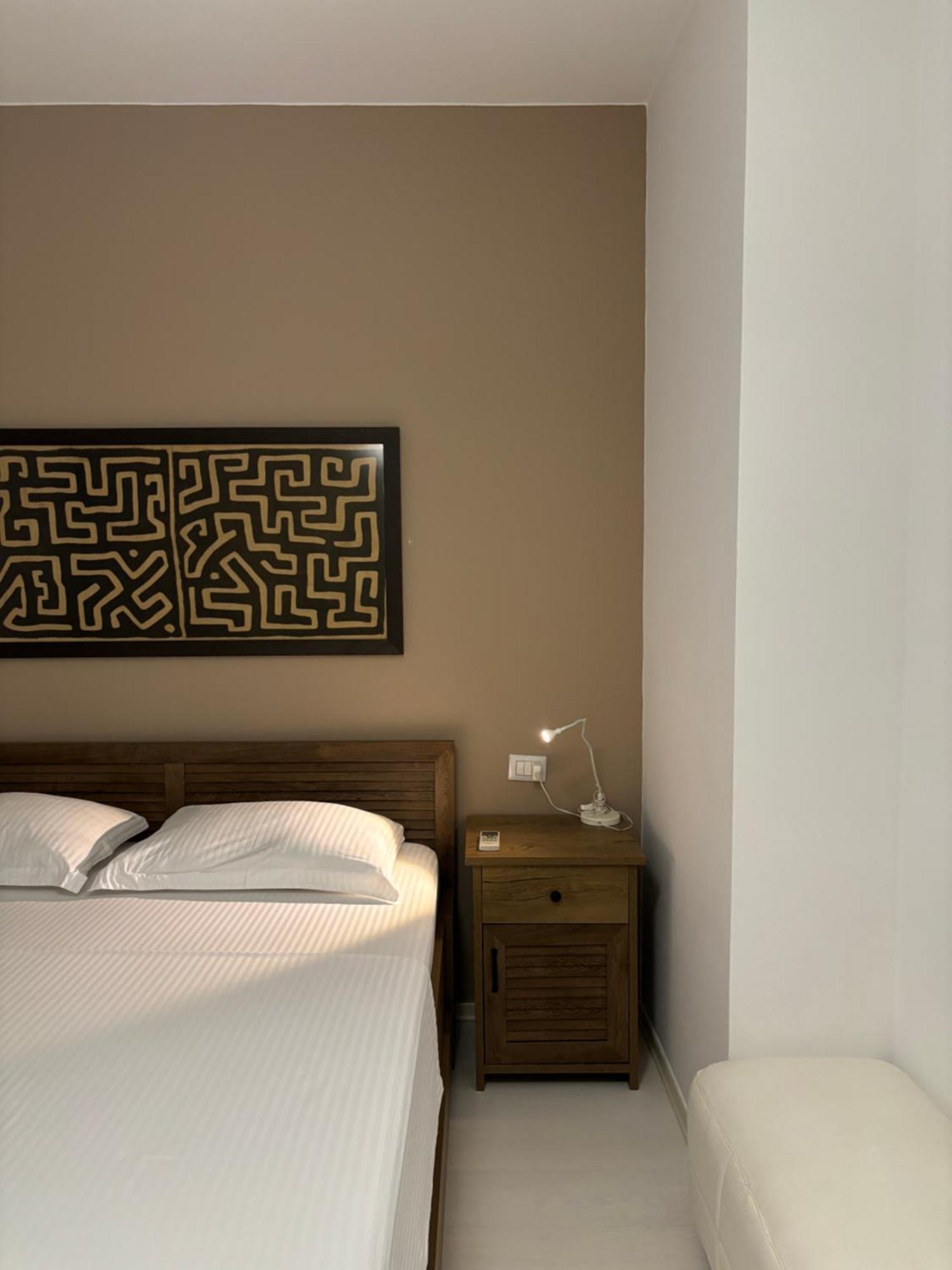 Tam Serviced 2Bdr Apartment City Center No6 Tirana Exterior photo