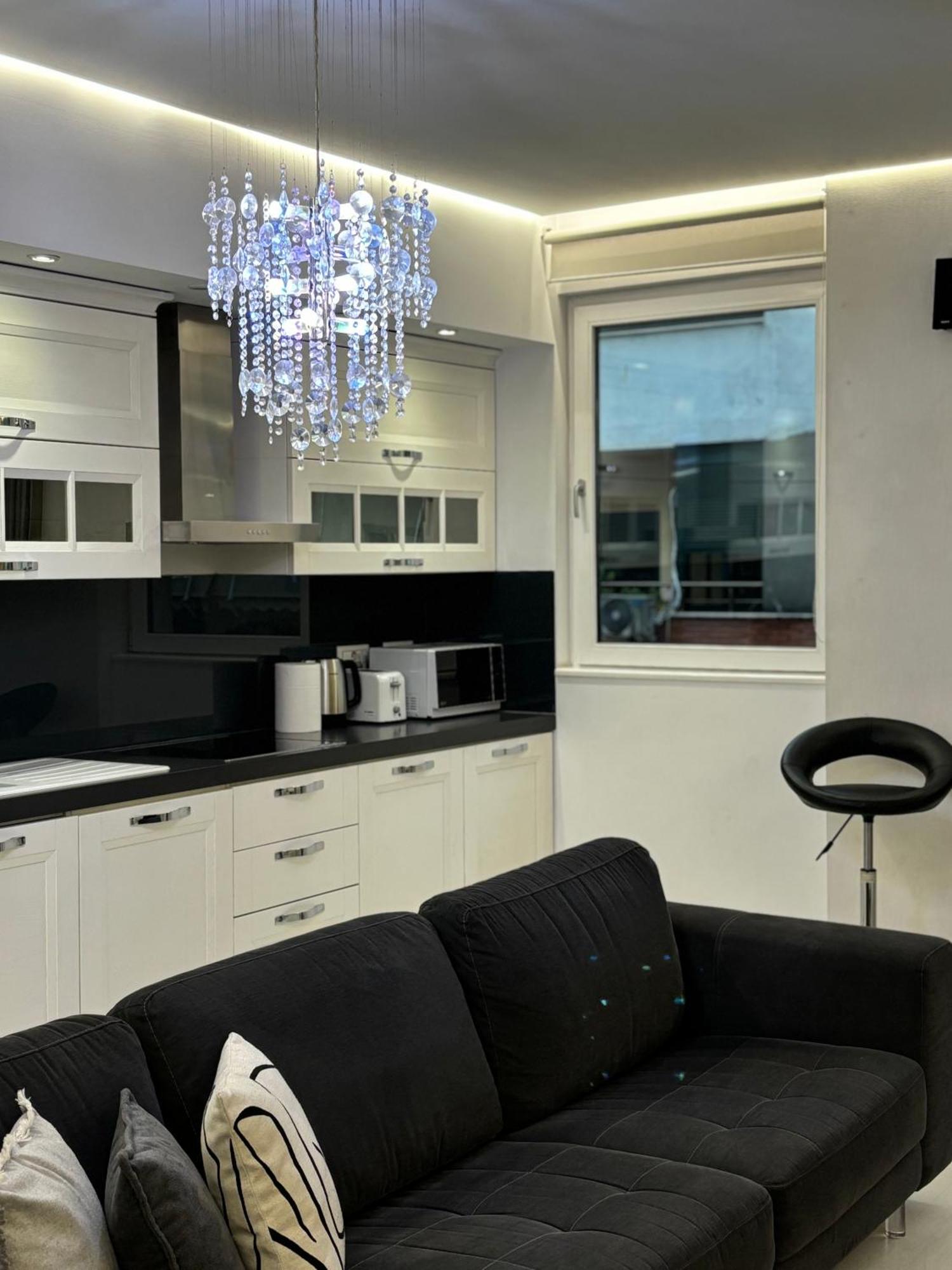 Tam Serviced 2Bdr Apartment City Center No6 Tirana Exterior photo