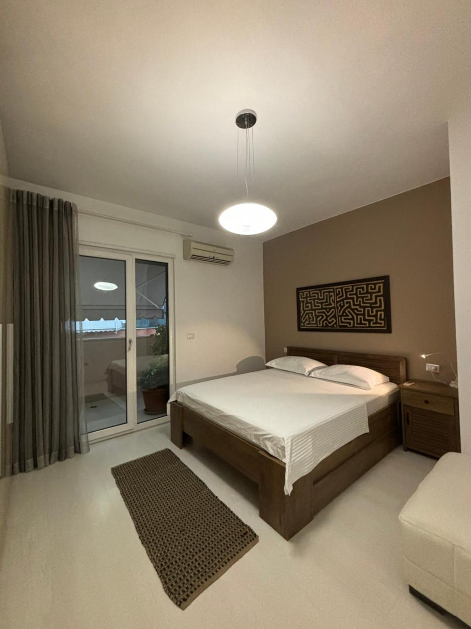 Tam Serviced 2Bdr Apartment City Center No6 Tirana Exterior photo
