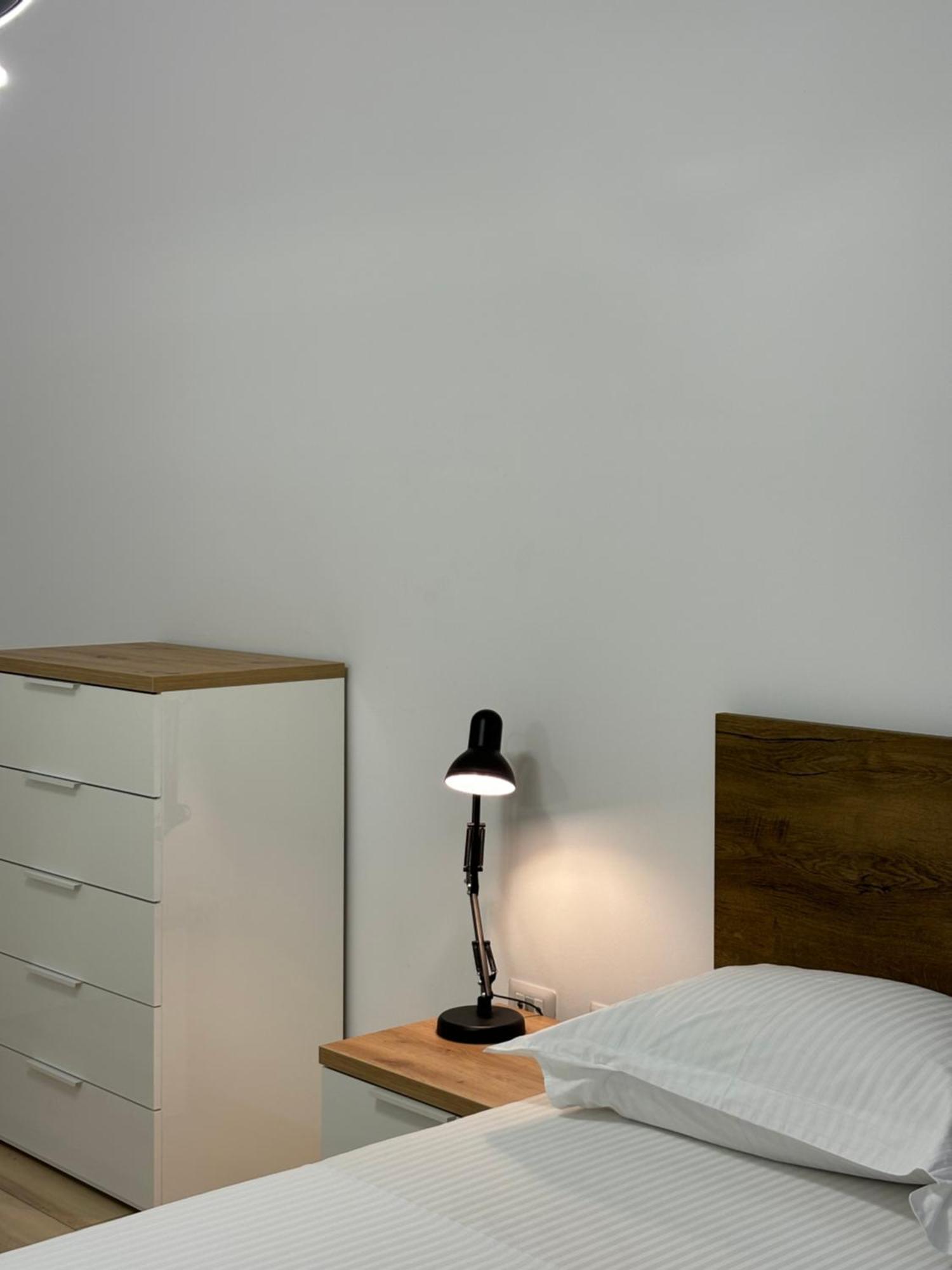 Tam Serviced 2Bdr Apartment City Center No6 Tirana Exterior photo